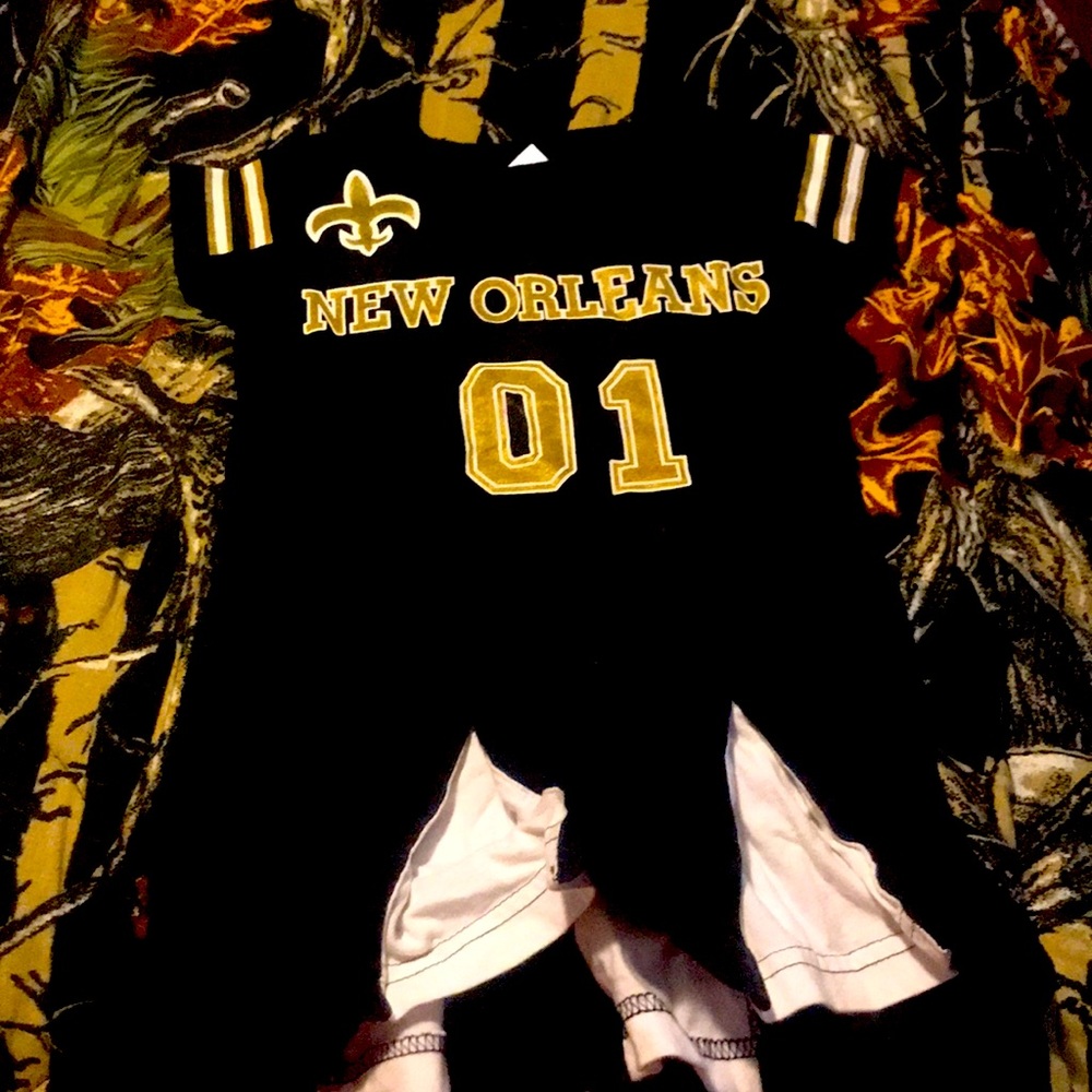 Black gold and white size 2t